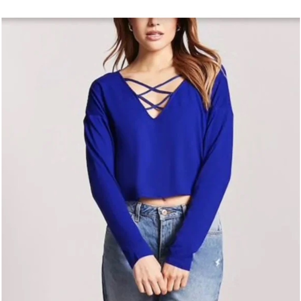 ✨5 for $15✨ Forever 21 Blue Asymmetrical Crop Blouse